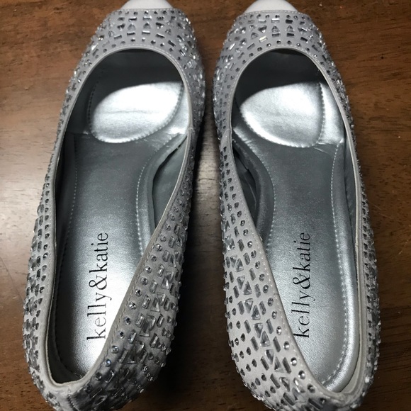 Silver heels open toe - Picture 3 of 6